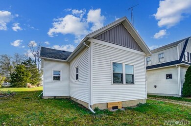 326 N Spruce St, Saint Marys, OH 45885 - photo 2