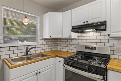 819 W Monterey St unit B, Denison, TX 75020 - photo 6