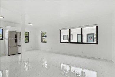 8010 Crespi Blvd unit 4, Miami Beach, FL 33141 - photo 2