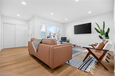 30704 Willowick Dr, Willowick, OH 44095 - photo 3