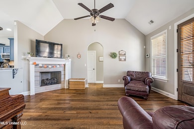 4690 W Petite Loop, Olive Branch, MS 38654 - photo 4