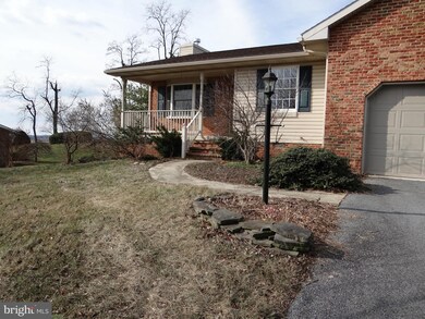 323 Ronald Dr, Greencastle, PA 17225 - photo 2