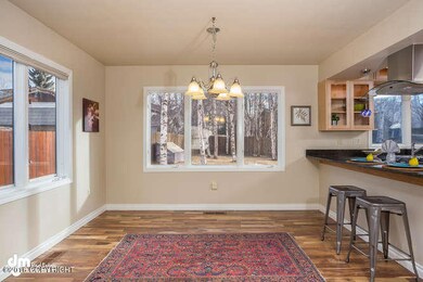 3005 Bettles Bay Loop-small-012-44-Dinin