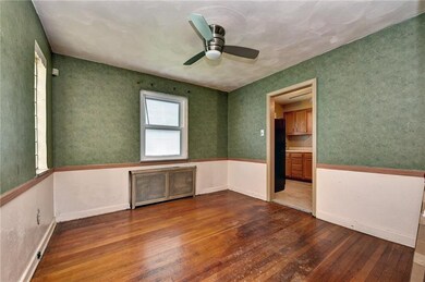 Dining room, newer ceiling fan