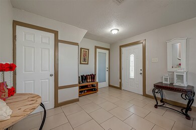 Foyer entry way