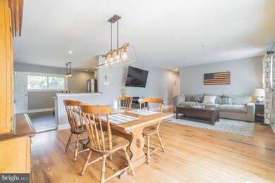 433 Chesterfield Dr, Downingtown, PA 19335 - photo 2