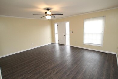 611 Simbury St, Columbus, OH 43228 - photo 2