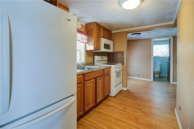 8 Carlson Dr, Cumberland, RI 02864 - photo 4