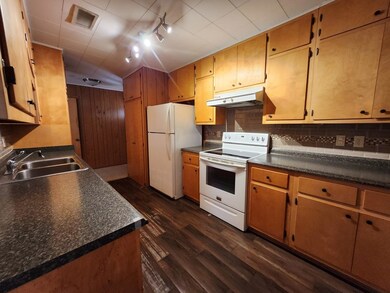 1010 Avenue B, Fredericksburg, TX 78624 - photo 3