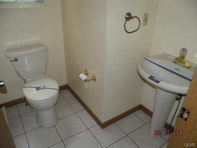 206 Warner Dr, Chestnuthill Township, PA 18353 - photo 6