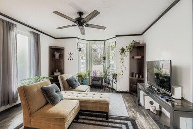 344 Webster St - Web Quality - 004 - 04 Living Room.jpg