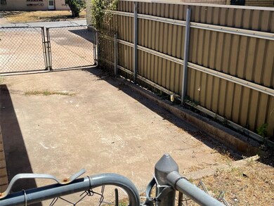 1013 Wilemon Dr, Bedford, TX 76022 - photo 4