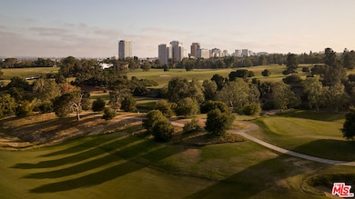 826 Greenway Dr, Beverly Hills, CA 90210 - photo 2