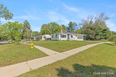 419 E Maple St, Wayland, MI 49348 - photo 4