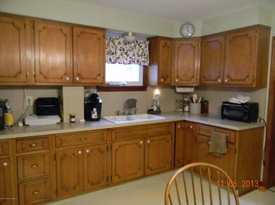 338 Shoemaker St, Kingston, PA 18704 - photo 3