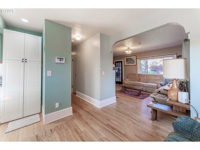 745 16th St NE, Salem, OR 97301 - photo 6