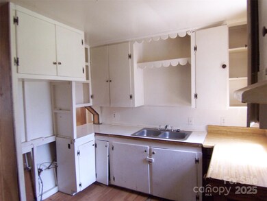 605 W Elm St, Shelby, NC 28150 - photo 6