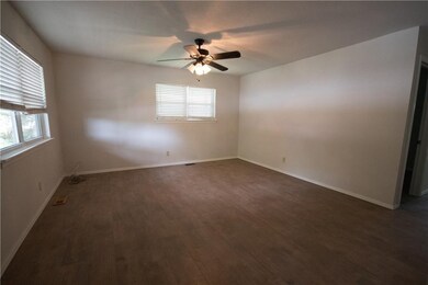 1201 NW 3rd St, Bentonville, AR 72712 - photo 4