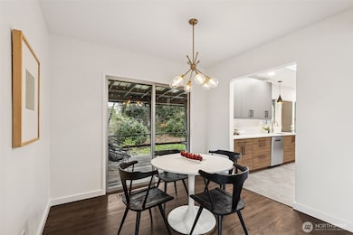 2051 NE 97th St, Seattle, WA 98115 - photo 6