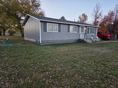 80 S 300 W, Panguitch, UT 84759 - photo 2