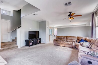 7233 S 39th Way Phoenix AZ-large-006-5-L