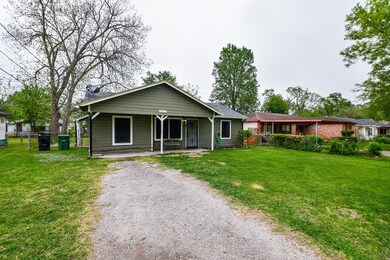Enjoy so much space between neighbors yet still enjoy the cozy neighborhood.