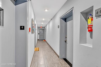 003_1706_park_avenue_4c-001_57_955
