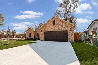 2413 Dalview St, Houston, TX 77091 - photo 3