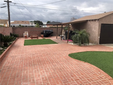 2106 W 152nd St, Compton, CA 90220 - photo 2