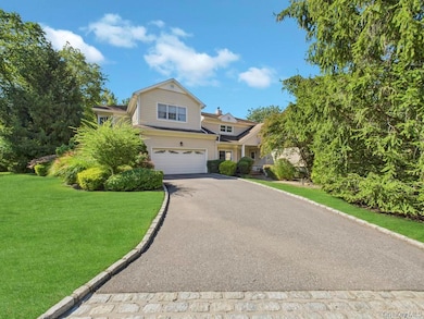 428 Toftree Ct, Roslyn, NY 11576 - photo 2