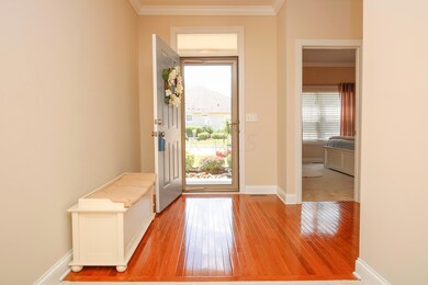 6204 Marias Point Ln, Columbus, OH 43213 - photo 5