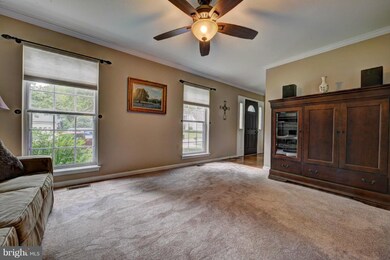 13100 Bramblewood Ln, Herndon, VA 20171 - photo 4