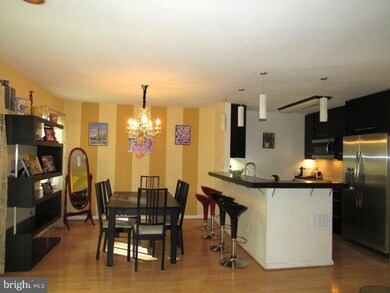 10476 Parthenon Ct, Bethesda, MD 20817 - photo 3