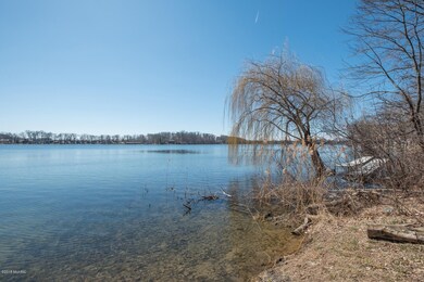 47695 Lakeview-3
