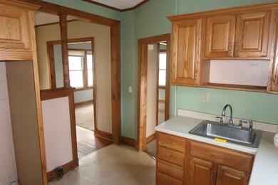 17 Maple St, West Springfield, MA 01089 - photo 2