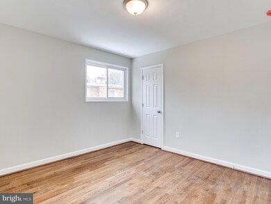 961 Owens Rd, Oxon Hill, MD 20745 - photo 7