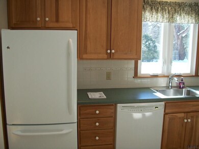 1000 Cherokee Rd, Schenectady, NY 12302 - photo 7