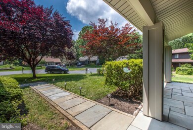 14725 Pebble Hill Ln, North Potomac, MD 20878 - photo 4