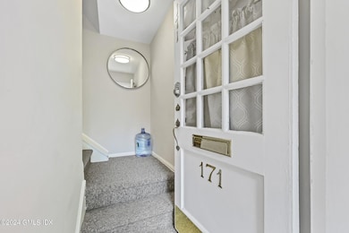 2-web-or-mls-171-putnam-park