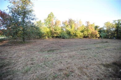 4549 Linda Ln, Emmaus, PA 18049 - photo 2