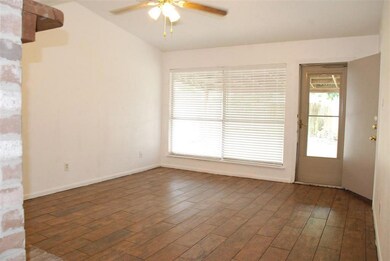 4219 Townes Forest Rd, Friendswood, TX 77546 - photo 2