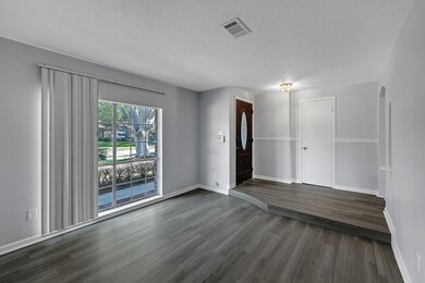 10818 Overlea Dr, Houston, TX 77089 - photo 2