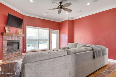 4-web-or-mls-703 Kaiser Dr-4