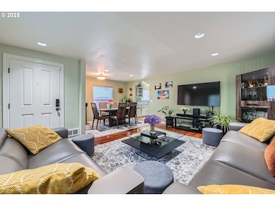 6435 SE 71st Ave, Portland, OR 97206 - photo 5