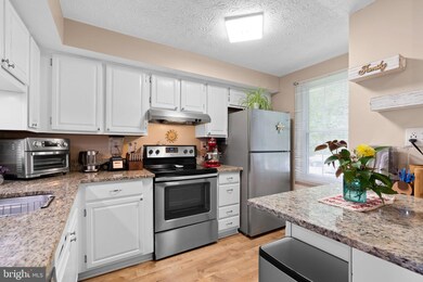 8257 Mary Lee Ln, Laurel, MD 20723 - photo 3