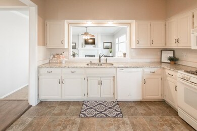 22706 W 51st St, Shawnee, KS 66226 - photo 7