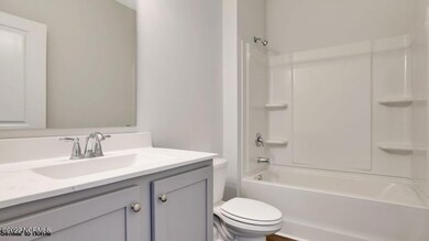 3.4 cali shared bathroom