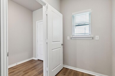 820 Brookside Dr, Springtown, TX 76082 - photo 4