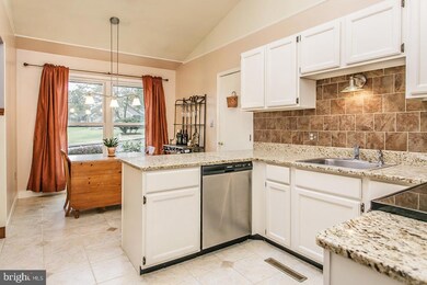 1004 Rill Rd, Reading, PA 19606 - photo 4