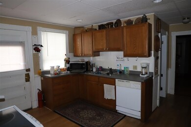 11 Tuttle St, Bellows Falls, VT 05101 - photo 3